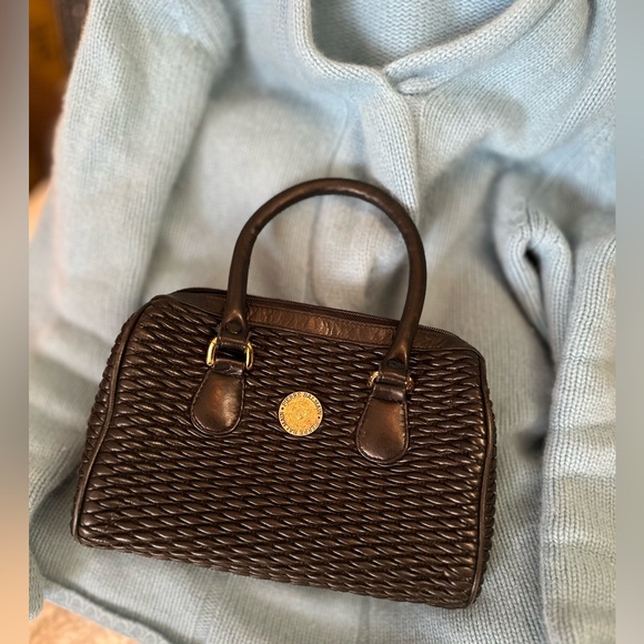 đź’‹đź’‹ Textured Handbag Not So Basic Black ;) - Picture 3 of 12